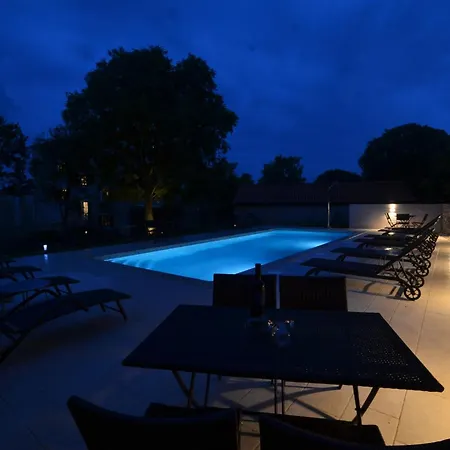 Pensión Tranquil Getaway With Shared Pool In Bale