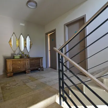 Tranquil Getaway With Shared Pool In