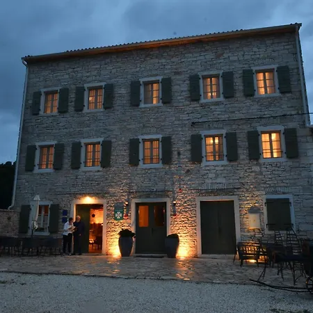Guest house Tranquil Getaway With Shared Pool In Bale