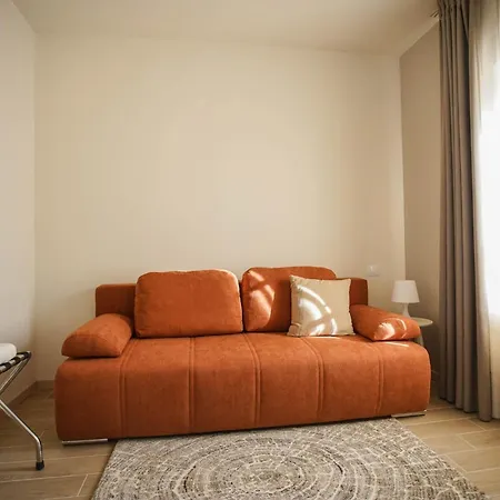 Guest house Tranquil Getaway With Shared Pool In