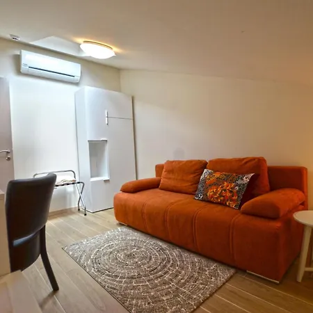 Guest house Tranquil Getaway With Shared Pool In